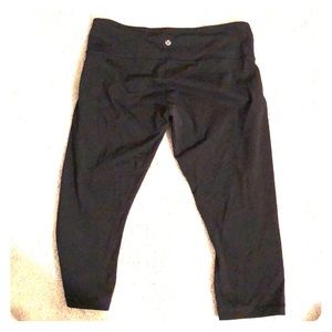 Lululemon Wunder Under full-on Luon black crop